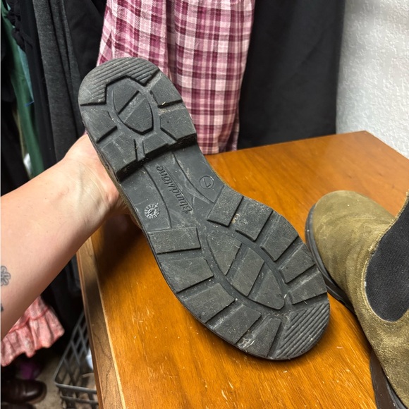 Blundstone Olive Green Chelsea Boots - Picture 4 of 7